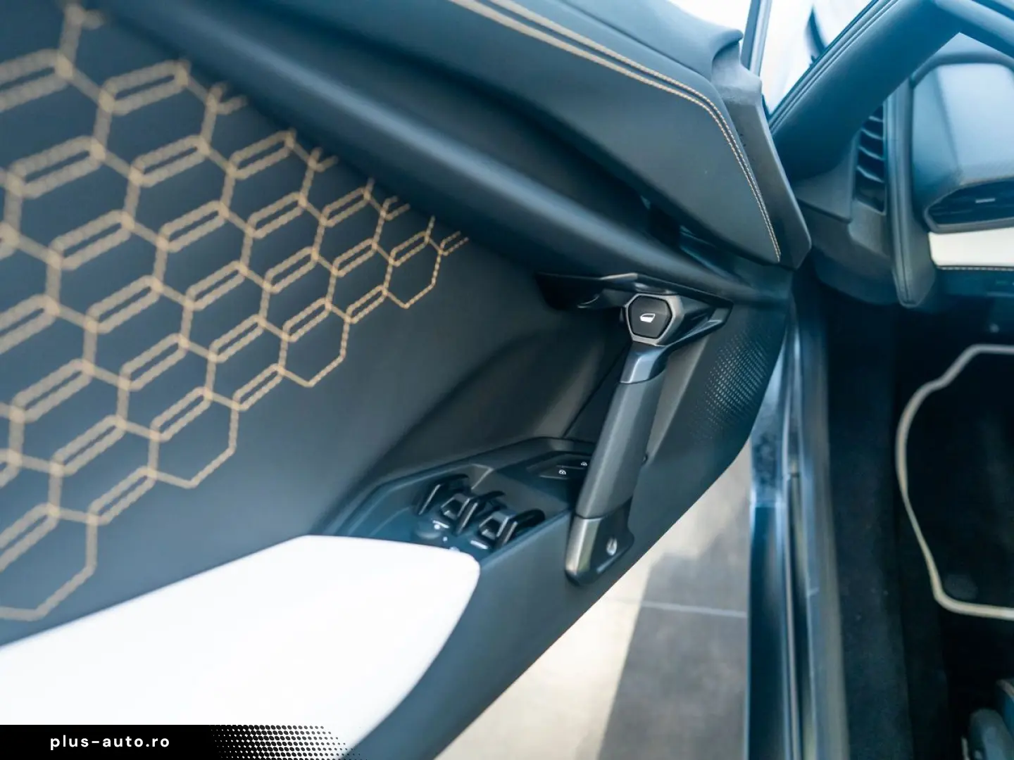 LAMBORGHINI Revuelto Blu Mehit Matt   Lamborghini Nürnberg