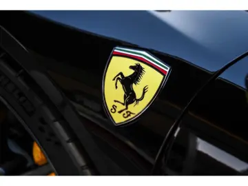 FERRARI SF90 Stradale  1Hd Assetto-Fiorano Carbon Racing