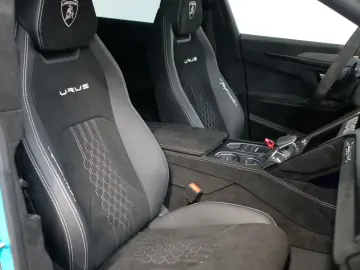 LAMBORGHINI Urus Performante CARBON B&O PANO AKRAPOVIC ADAS