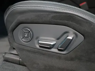 LAMBORGHINI Urus Performante CARBON B&O PANO AKRAPOVIC ADAS