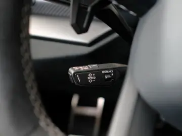 LAMBORGHINI Urus Performante CARBON B&O PANO AKRAPOVIC ADAS
