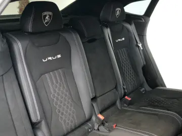 LAMBORGHINI Urus Performante CARBON B&O PANO AKRAPOVIC ADAS