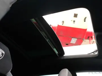 LAMBORGHINI Urus Performante CARBON B&O PANO AKRAPOVIC ADAS