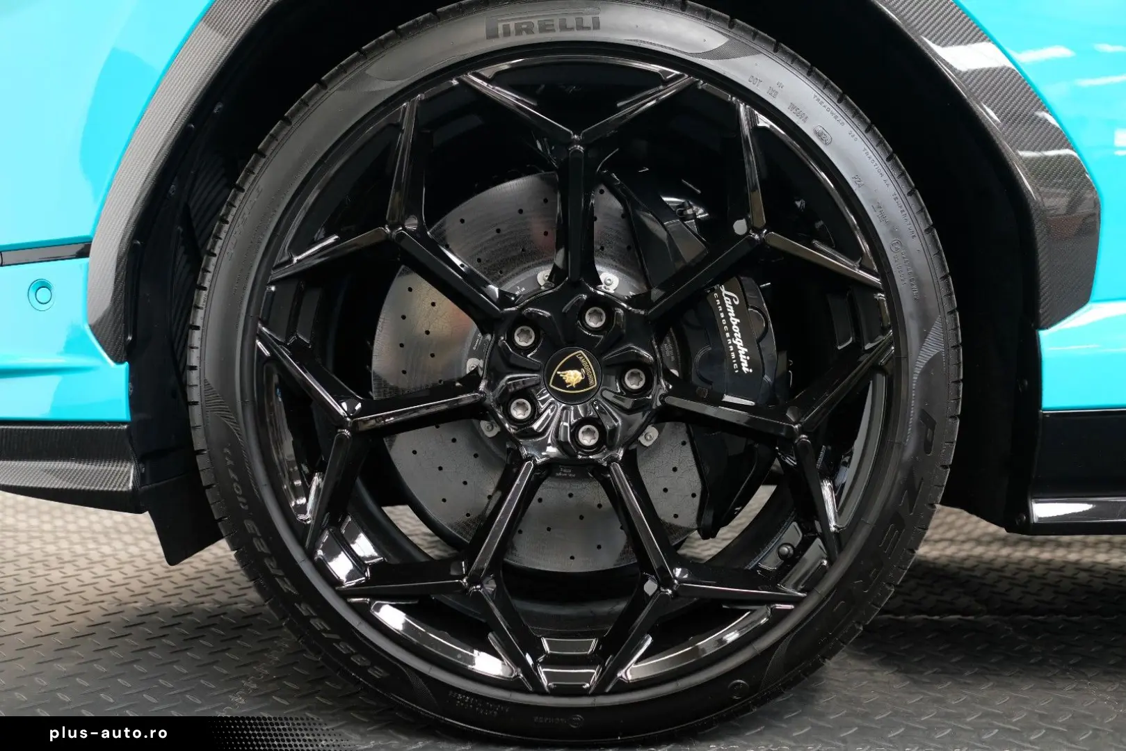 LAMBORGHINI Urus Performante CARBON B&O PANO AKRAPOVIC ADAS
