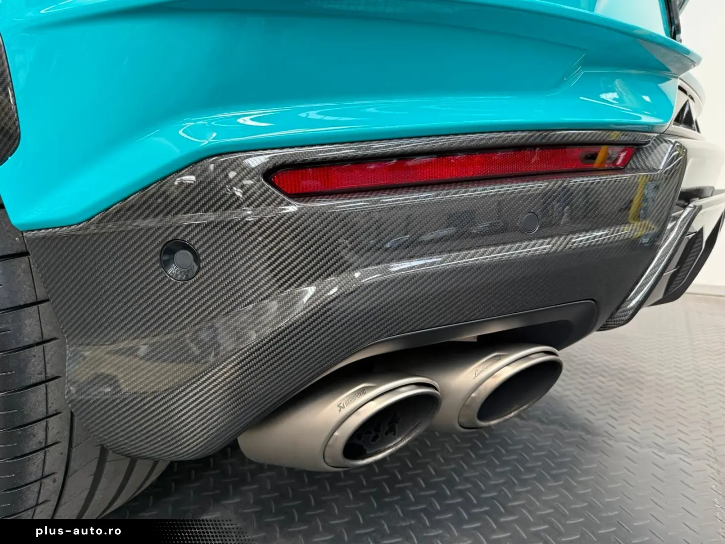 LAMBORGHINI Urus Performante CARBON B&O PANO AKRAPOVIC ADAS