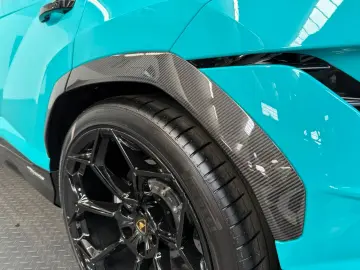 LAMBORGHINI Urus Performante CARBON B&O PANO AKRAPOVIC ADAS