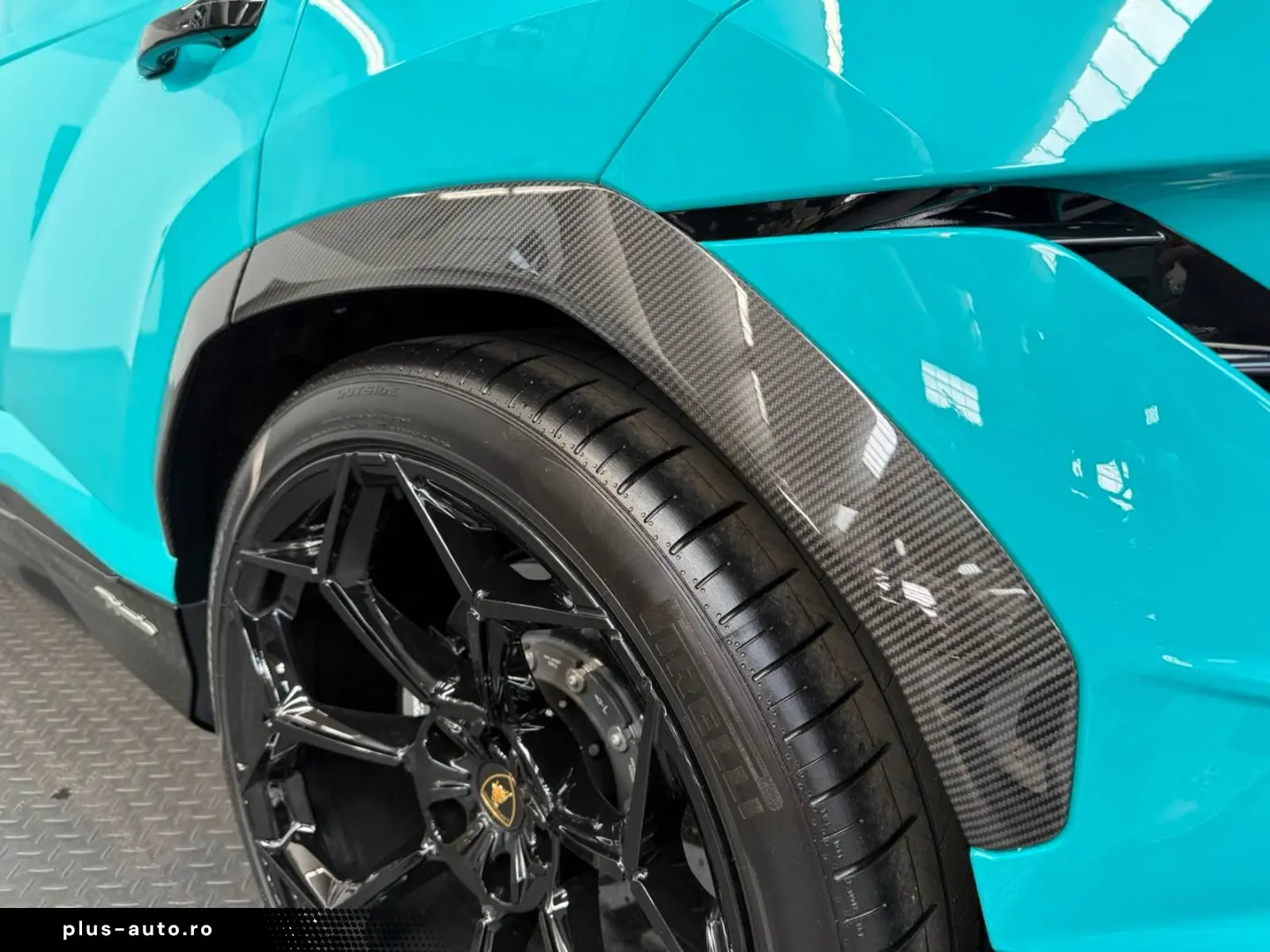 LAMBORGHINI Urus Performante CARBON B&O PANO AKRAPOVIC ADAS