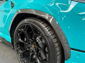 LAMBORGHINI Urus Performante CARBON B&O PANO AKRAPOVIC ADAS