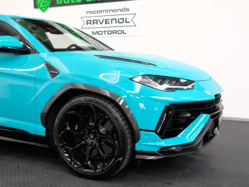 LAMBORGHINI Urus Performante CARBON B&O PANO AKRAPOVIC ADAS