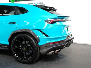 LAMBORGHINI Urus Performante CARBON B&O PANO AKRAPOVIC ADAS