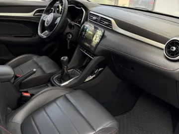 MG ZS CROSS 2024-04 Luxury