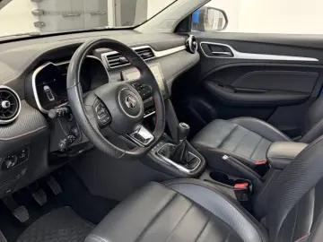 MG ZS CROSS 2024-04 Luxury