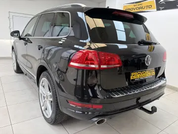 VOLKSWAGEN TOUAREG 4X4 SUV 2013