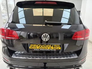 VOLKSWAGEN TOUAREG 4X4 SUV 2013