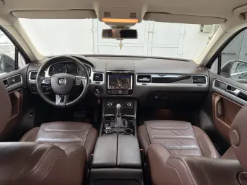 VOLKSWAGEN TOUAREG 4X4 SUV 2013