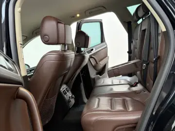 VOLKSWAGEN TOUAREG 4X4 SUV 2013