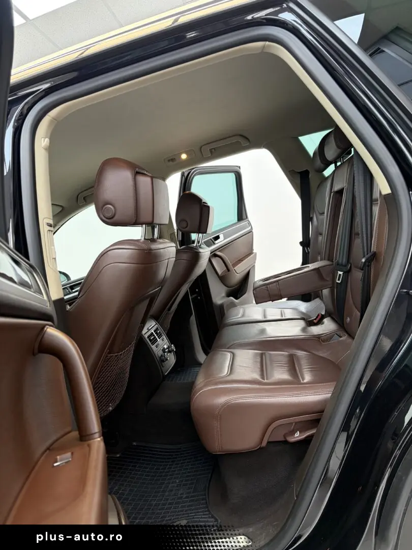 VOLKSWAGEN TOUAREG 4X4 SUV 2013