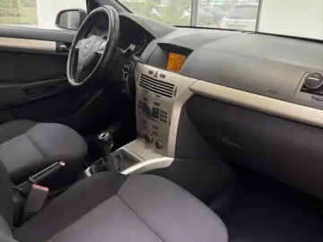 OPEL ASTRA HATCHBACK 2008