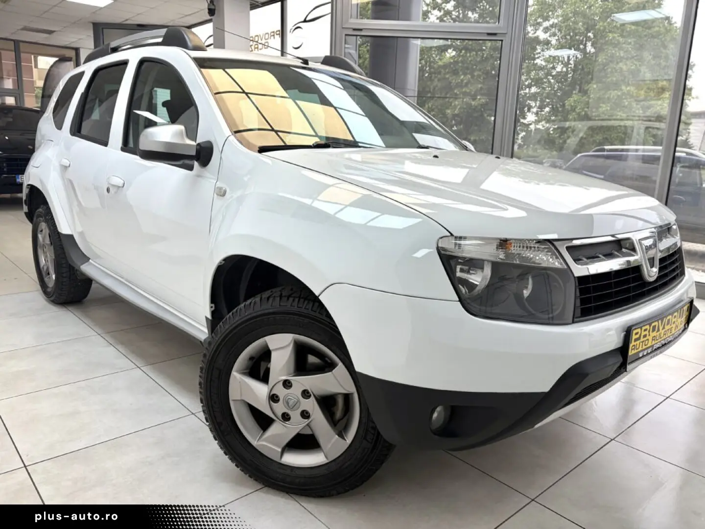 DACIA DUSTER SUV 2012 Laureate