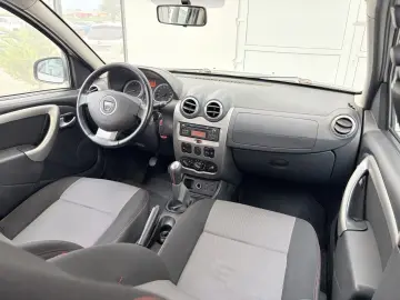 DACIA DUSTER SUV 2012 Laureate