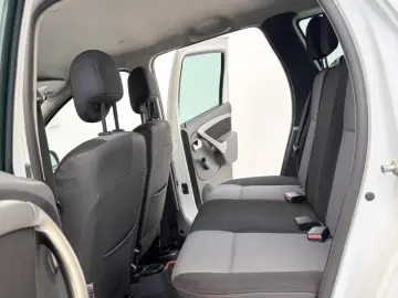 DACIA DUSTER SUV 2012 Laureate