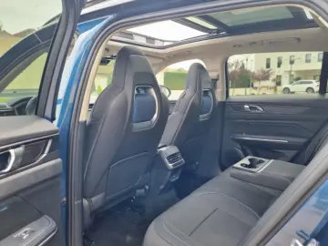 LINK & CO 01 SUV 2022 HYBRID