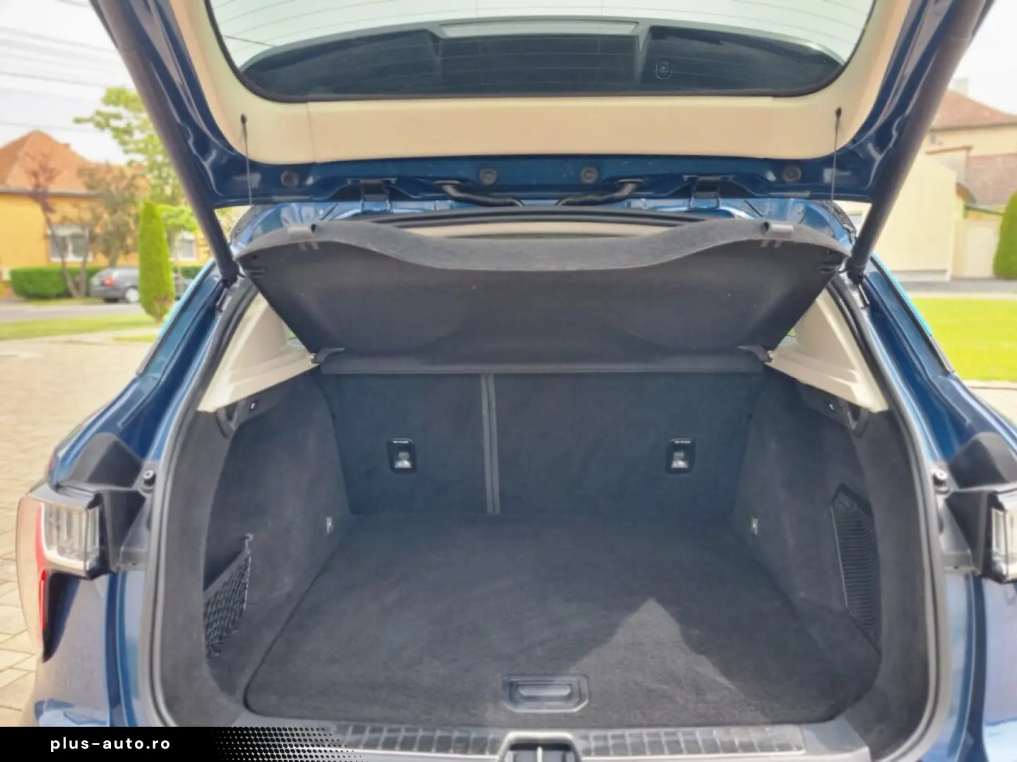 LINK & CO 01 SUV 2022 HYBRID