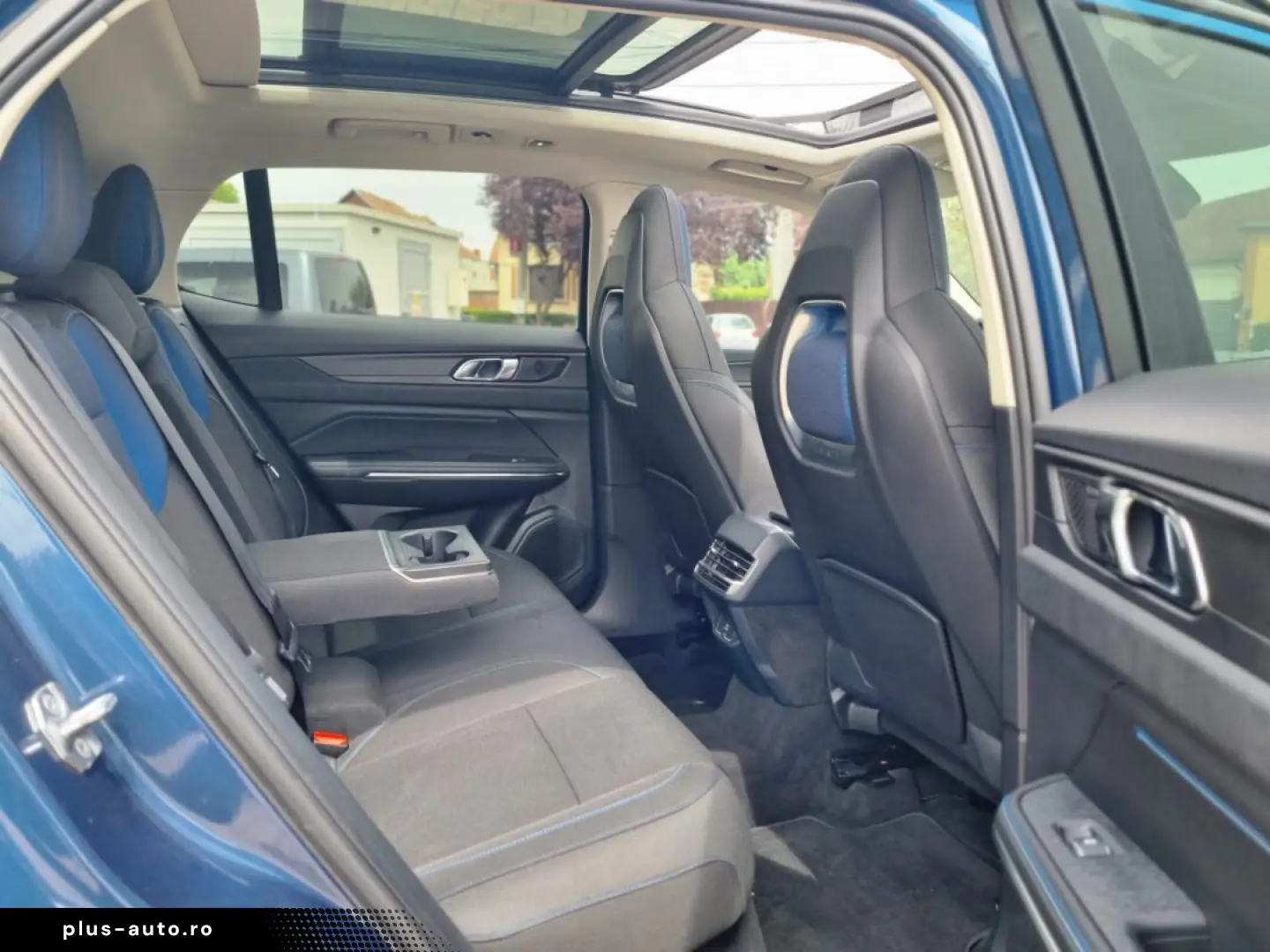 LINK & CO 01 SUV 2022 HYBRID