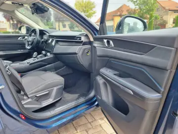 LINK & CO 01 SUV 2022 HYBRID