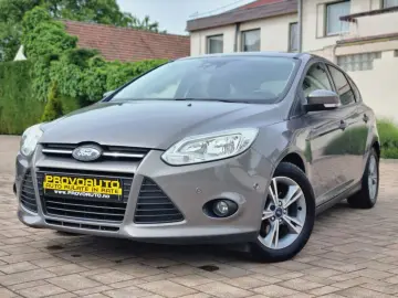 FORD FOCUS HATCHBACK 2015