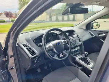 FORD FOCUS HATCHBACK 2015