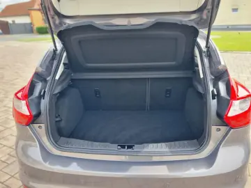 FORD FOCUS HATCHBACK 2015