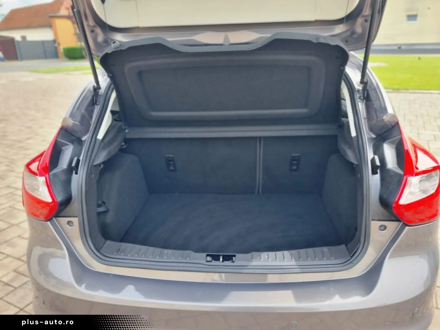 FORD FOCUS HATCHBACK 2015