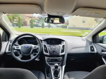 FORD FOCUS HATCHBACK 2015