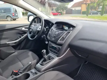 FORD FOCUS HATCHBACK 2015