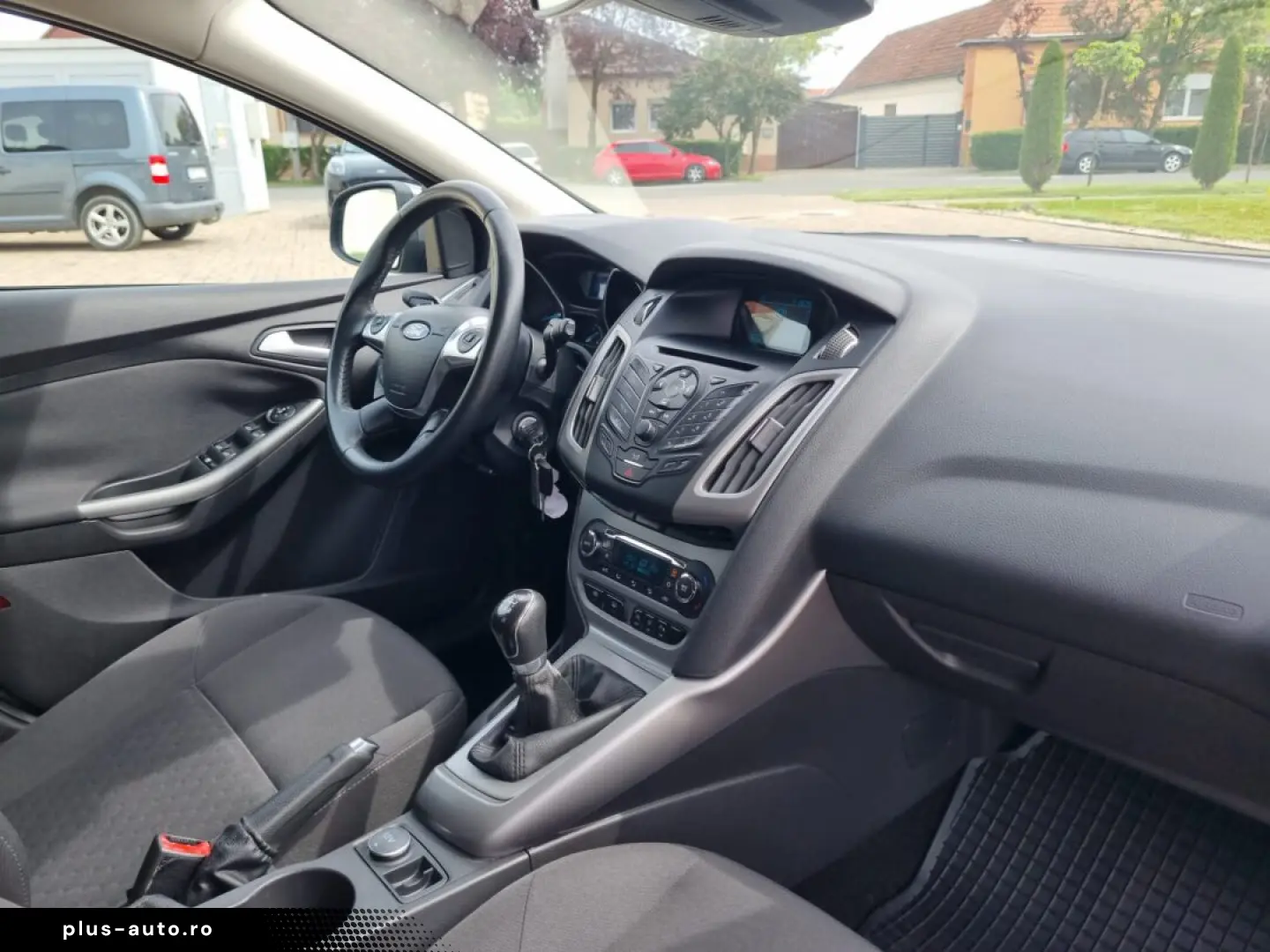 FORD FOCUS HATCHBACK 2015
