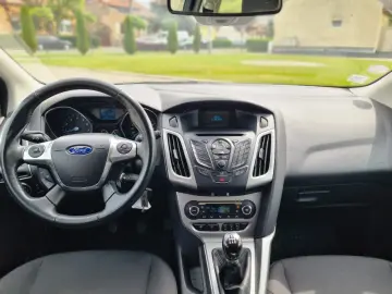 FORD FOCUS HATCHBACK 2015