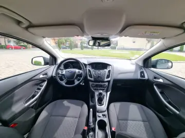 FORD FOCUS HATCHBACK 2015