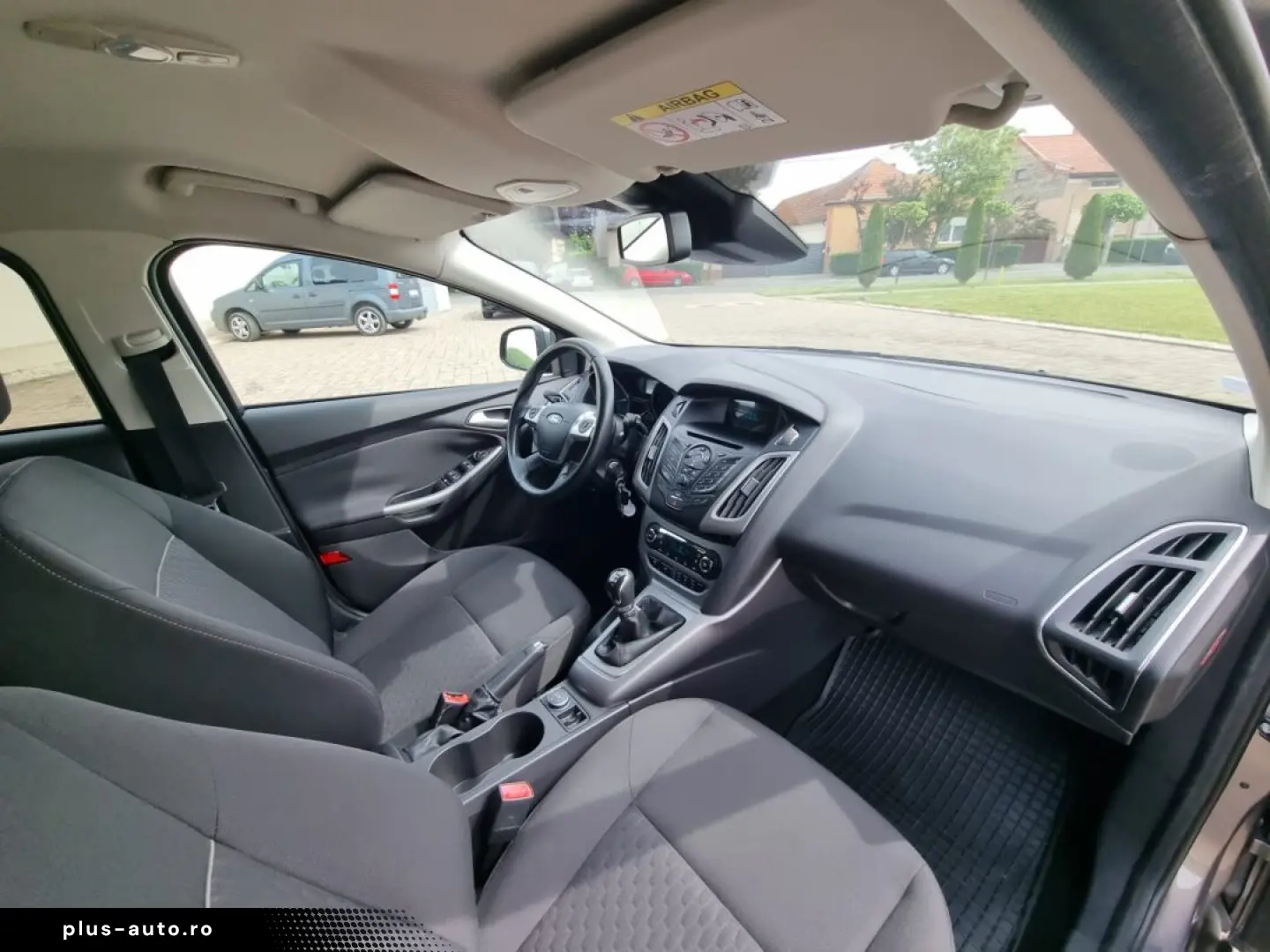 FORD FOCUS HATCHBACK 2015