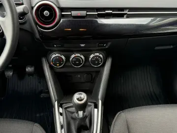 Mazda 2 Homura 1.5 Benzina 90 Cp MT
