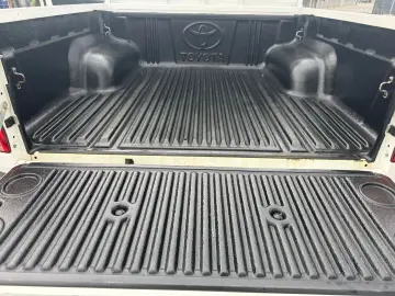 Toyota Hilux 2.4 D-4D Comfort 4WD DOUBLE CAB