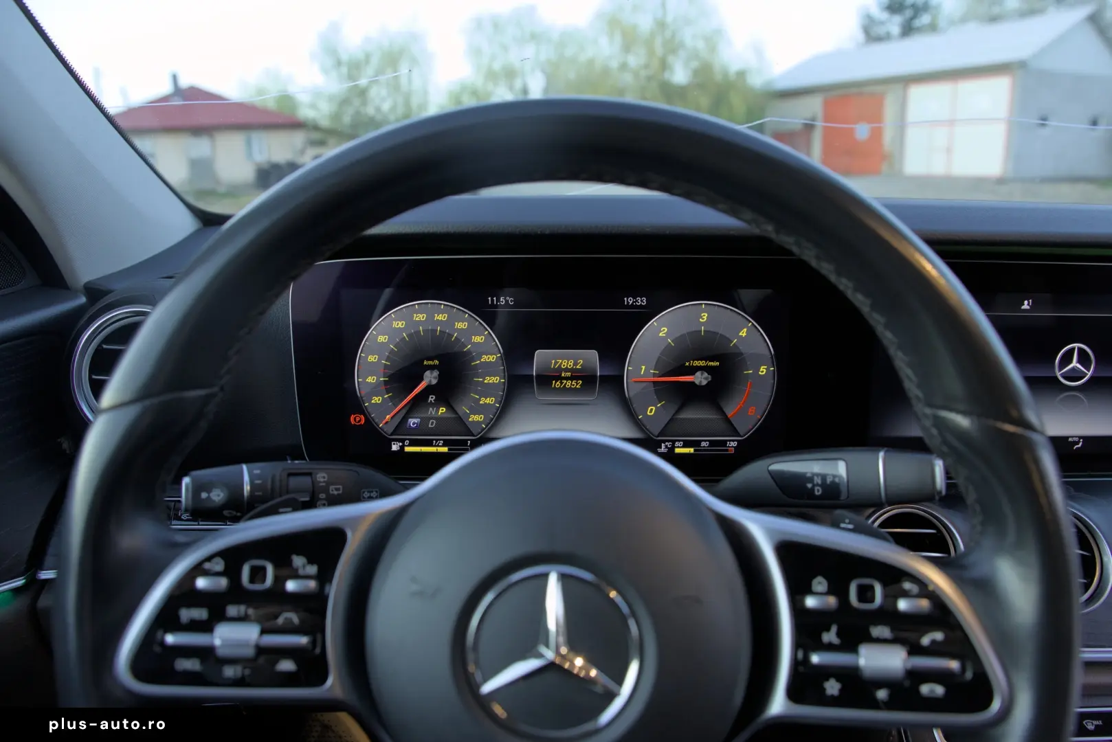 Mercedes-Benz E 220