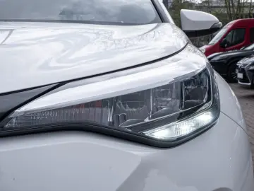 TOYOTA C-HR HYBRID Flow KLIMA KAMERA LED SCHEINWERFER