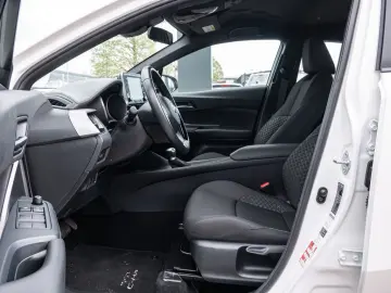 TOYOTA C-HR HYBRID Flow KLIMA KAMERA LED SCHEINWERFER