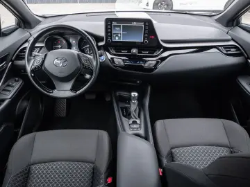 TOYOTA C-HR HYBRID Flow KLIMA KAMERA LED SCHEINWERFER