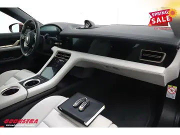 PORSCHE Taycan 93.4kWh Performance Batterie PASM Sport C