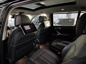 BMW X7 xDrive 40 d Design SKY LOUNGE FOND-TV 6-SITZE