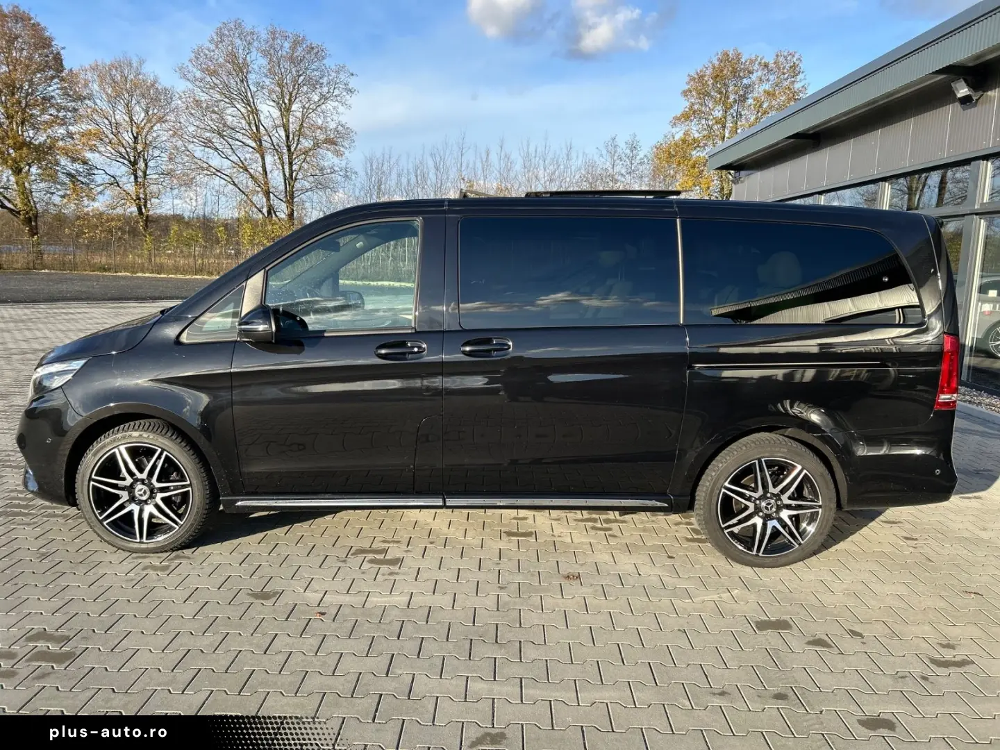 MERCEDES-BENZ V300d 4M Lang AMG -7S-2xEl.Tür-Pano-360K-19Zo