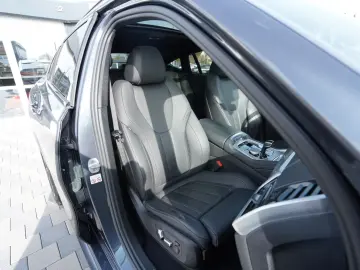 BMW X6 xDrive 30d MSport AHK H&K 360 Laser Pano Sthz