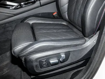 BMW X6 xDrive40d M Sport HUD PANO ACC AHK 360 KAM